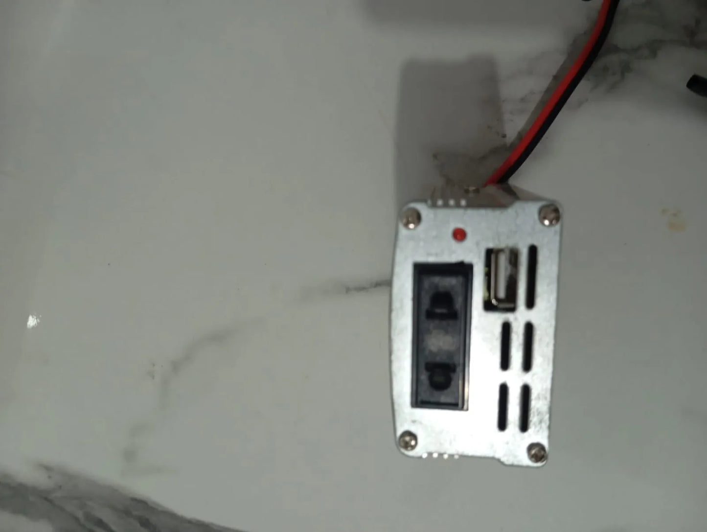 DC TO AC CAR INVERTER 220 WATT