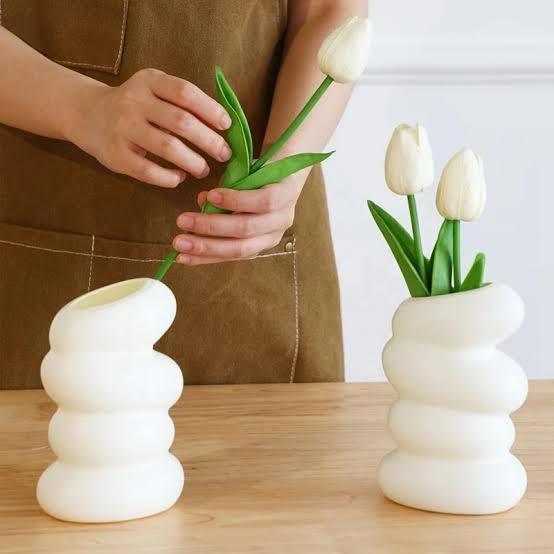 Elegant Wavy Plastic Vase