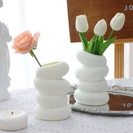 Elegant Wavy Plastic Vase